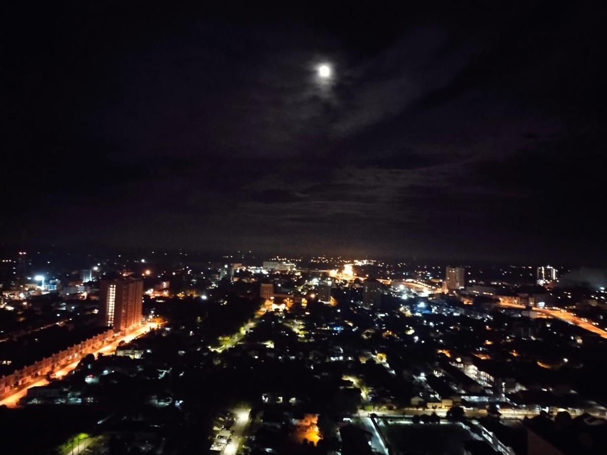 Cmk Apartmen Mutiara Tower 3 Bedroom Kota Bharu#Netflix Exterior foto